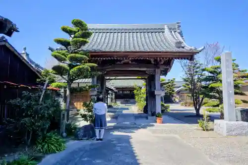 明栄寺（明榮寺）の山門・神門