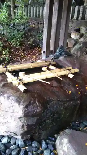 野間神社の手水舎