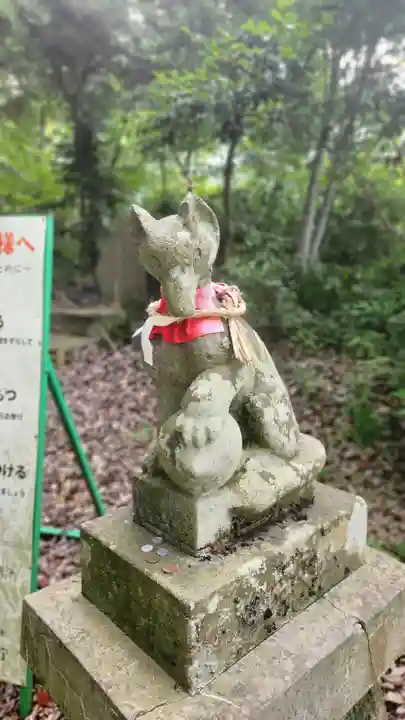斗瑩稲荷神社の狛犬