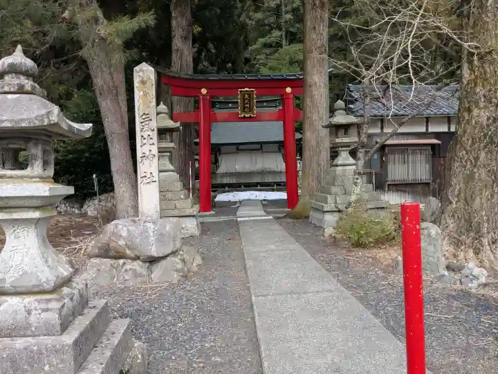 気比神社の{uncategorized: "未分類", other: "その他", undefined: "問題あり", building: "その他建物", grave: "お墓", sacred_gate: "鳥居", guardian: "狛犬", statue: "像", buddha: "仏像", history: "歴史", nature: "自然", garden: "庭園", animal: "動物", pagoda: "塔", temizu: "手水舎", mountain_gate: "山門・神門", sanctuary: "本殿・本堂", subordinate: "末社・摂社", art: "芸術", scenery: "景色", jizo: "地蔵", ema: "絵馬", goshuin: "御朱印", omikuji: "おみくじ", items: "授与品その他", amulet: "お守り", goshuincho: "御朱印帳", eats: "食事", festival: "お祭り", votive_dance: "神楽", shichigosan: "七五三参", wedding: "結婚式", experience: "体験その他", initially: "初詣", around: "周辺", anti_infection: "感染症対策"}