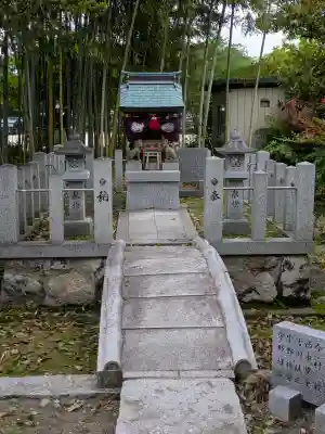三大神社の{uncategorized: "未分類", other: "その他", undefined: "問題あり", building: "その他建物", grave: "お墓", sacred_gate: "鳥居", guardian: "狛犬", statue: "像", buddha: "仏像", history: "歴史", nature: "自然", garden: "庭園", animal: "動物", pagoda: "塔", temizu: "手水舎", mountain_gate: "山門・神門", sanctuary: "本殿・本堂", subordinate: "末社・摂社", art: "芸術", scenery: "景色", jizo: "地蔵", ema: "絵馬", goshuin: "御朱印", omikuji: "おみくじ", items: "授与品その他", amulet: "お守り", goshuincho: "御朱印帳", eats: "食事", festival: "お祭り", votive_dance: "神楽", shichigosan: "七五三参", wedding: "結婚式", experience: "体験その他", initially: "初詣", around: "周辺", anti_infection: "感染症対策"}