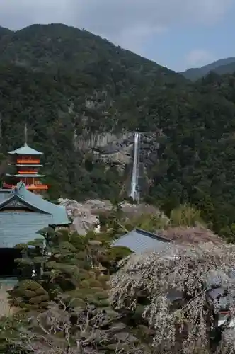 青岸渡寺の建物その他