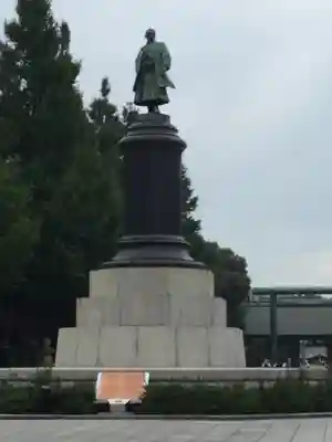 靖國神社の像