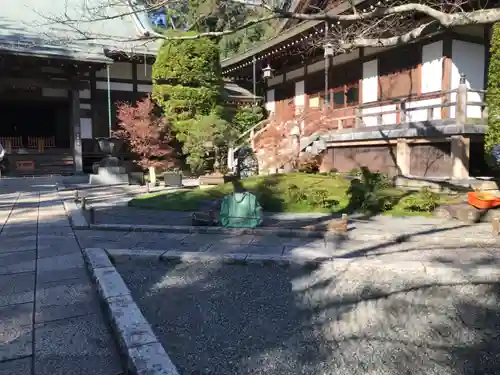 報国寺の本殿・本堂