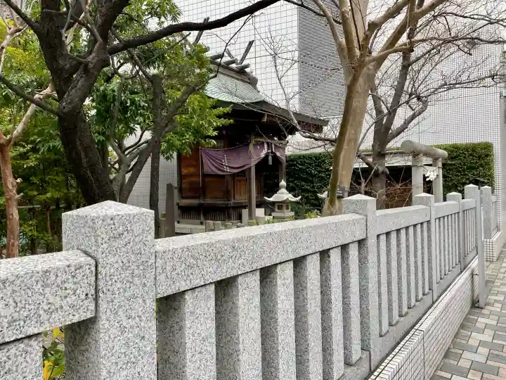 第六天社の{uncategorized: "未分類", other: "その他", undefined: "問題あり", building: "その他建物", grave: "お墓", sacred_gate: "鳥居", guardian: "狛犬", statue: "像", buddha: "仏像", history: "歴史", nature: "自然", garden: "庭園", animal: "動物", pagoda: "塔", temizu: "手水舎", mountain_gate: "山門・神門", sanctuary: "本殿・本堂", subordinate: "末社・摂社", art: "芸術", scenery: "景色", jizo: "地蔵", ema: "絵馬", goshuin: "御朱印", omikuji: "おみくじ", items: "授与品その他", amulet: "お守り", goshuincho: "御朱印帳", eats: "食事", festival: "お祭り", votive_dance: "神楽", shichigosan: "七五三参", wedding: "結婚式", experience: "体験その他", initially: "初詣", around: "周辺", anti_infection: "感染症対策"}