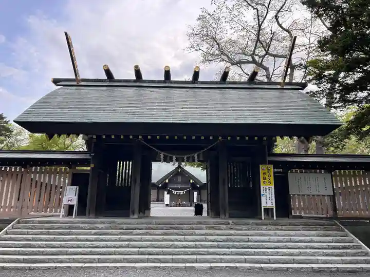 千歳神社の山門・神門