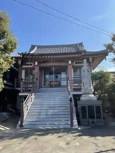新井寺の本殿