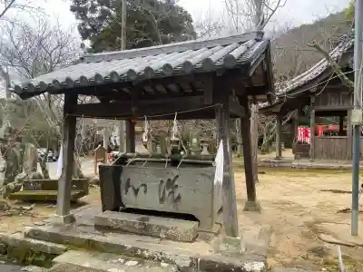 賀集八幡神社の{uncategorized: "未分類", other: "その他", undefined: "問題あり", building: "その他建物", grave: "お墓", sacred_gate: "鳥居", guardian: "狛犬", statue: "像", buddha: "仏像", history: "歴史", nature: "自然", garden: "庭園", animal: "動物", pagoda: "塔", temizu: "手水舎", mountain_gate: "山門・神門", sanctuary: "本殿・本堂", subordinate: "末社・摂社", art: "芸術", scenery: "景色", jizo: "地蔵", ema: "絵馬", goshuin: "御朱印", omikuji: "おみくじ", items: "授与品その他", amulet: "お守り", goshuincho: "御朱印帳", eats: "食事", festival: "お祭り", votive_dance: "神楽", shichigosan: "七五三参", wedding: "結婚式", experience: "体験その他", initially: "初詣", around: "周辺", anti_infection: "感染症対策"}