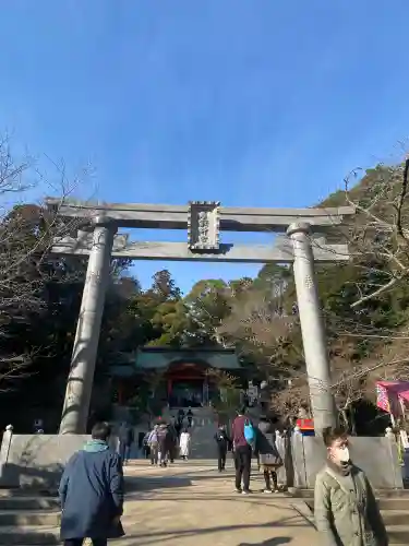 香取神宮の{uncategorized: "未分類", other: "その他", undefined: "問題あり", building: "その他建物", grave: "お墓", sacred_gate: "鳥居", guardian: "狛犬", statue: "像", buddha: "仏像", history: "歴史", nature: "自然", garden: "庭園", animal: "動物", pagoda: "塔", temizu: "手水舎", mountain_gate: "山門・神門", sanctuary: "本殿・本堂", subordinate: "末社・摂社", art: "芸術", scenery: "景色", jizo: "地蔵", ema: "絵馬", goshuin: "御朱印", omikuji: "おみくじ", items: "授与品その他", amulet: "お守り", goshuincho: "御朱印帳", eats: "食事", festival: "お祭り", votive_dance: "神楽", shichigosan: "七五三参", wedding: "結婚式", experience: "体験その他", initially: "初詣", around: "周辺", anti_infection: "感染症対策"}