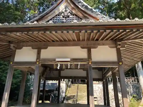 大屋神社の山門・神門