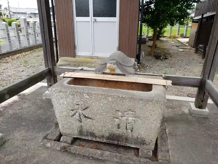 牛尾神社の手水舎
