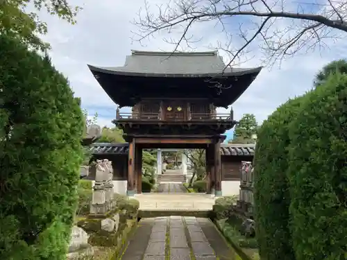 心應寺の山門