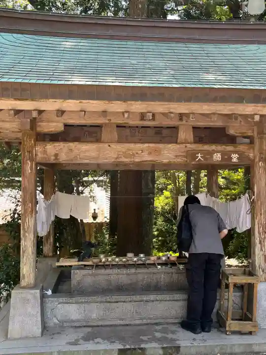 金剛頂寺の{uncategorized: "未分類", other: "その他", undefined: "問題あり", building: "その他建物", grave: "お墓", sacred_gate: "鳥居", guardian: "狛犬", statue: "像", buddha: "仏像", history: "歴史", nature: "自然", garden: "庭園", animal: "動物", pagoda: "塔", temizu: "手水舎", mountain_gate: "山門・神門", sanctuary: "本殿・本堂", subordinate: "末社・摂社", art: "芸術", scenery: "景色", jizo: "地蔵", ema: "絵馬", goshuin: "御朱印", omikuji: "おみくじ", items: "授与品その他", amulet: "お守り", goshuincho: "御朱印帳", eats: "食事", festival: "お祭り", votive_dance: "神楽", shichigosan: "七五三参", wedding: "結婚式", experience: "体験その他", initially: "初詣", around: "周辺", anti_infection: "感染症対策"}