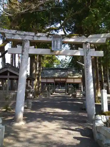 三上六所神社の鳥居