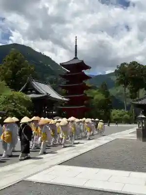 久遠寺の{uncategorized: "未分類", other: "その他", undefined: "問題あり", building: "その他建物", grave: "お墓", sacred_gate: "鳥居", guardian: "狛犬", statue: "像", buddha: "仏像", history: "歴史", nature: "自然", garden: "庭園", animal: "動物", pagoda: "塔", temizu: "手水舎", mountain_gate: "山門・神門", sanctuary: "本殿・本堂", subordinate: "末社・摂社", art: "芸術", scenery: "景色", jizo: "地蔵", ema: "絵馬", goshuin: "御朱印", omikuji: "おみくじ", items: "授与品その他", amulet: "お守り", goshuincho: "御朱印帳", eats: "食事", festival: "お祭り", votive_dance: "神楽", shichigosan: "七五三参", wedding: "結婚式", experience: "体験その他", initially: "初詣", around: "周辺", anti_infection: "感染症対策"}