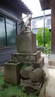 明徳稲荷神社の狛犬