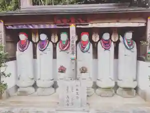 高岳寺の地蔵(2021年11月12日(金) 21時09分20秒投稿)
