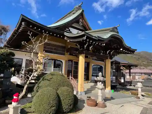 西光寺の本殿・本堂