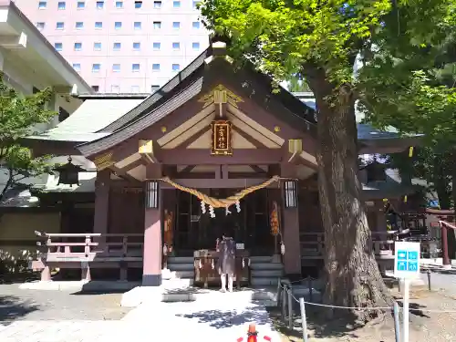 三吉神社の本殿