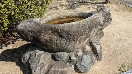 湯神社の手水舎