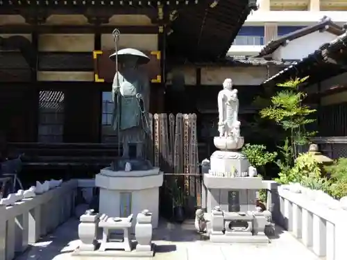 観音寺の像