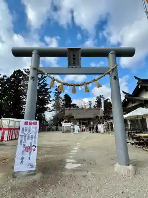 二柱神社の{uncategorized: "未分類", other: "その他", undefined: "問題あり", building: "その他建物", grave: "お墓", sacred_gate: "鳥居", guardian: "狛犬", statue: "像", buddha: "仏像", history: "歴史", nature: "自然", garden: "庭園", animal: "動物", pagoda: "塔", temizu: "手水舎", mountain_gate: "山門・神門", sanctuary: "本殿・本堂", subordinate: "末社・摂社", art: "芸術", scenery: "景色", jizo: "地蔵", ema: "絵馬", goshuin: "御朱印", omikuji: "おみくじ", items: "授与品その他", amulet: "お守り", goshuincho: "御朱印帳", eats: "食事", festival: "お祭り", votive_dance: "神楽", shichigosan: "七五三参", wedding: "結婚式", experience: "体験その他", initially: "初詣", around: "周辺", anti_infection: "感染症対策"}