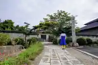 不伝寺の山門・神門