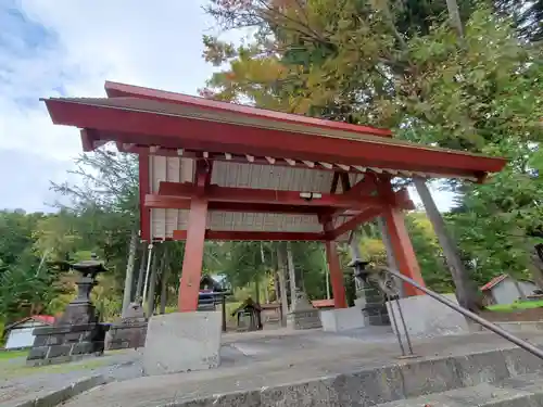 喜茂別神社の山門・神門