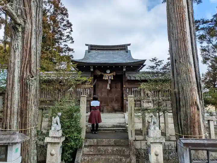 稲荷神社(日野町)の本殿・本堂