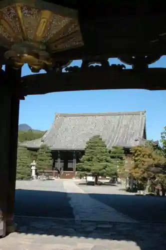 清凉寺の本殿