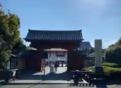 薬師寺の山門