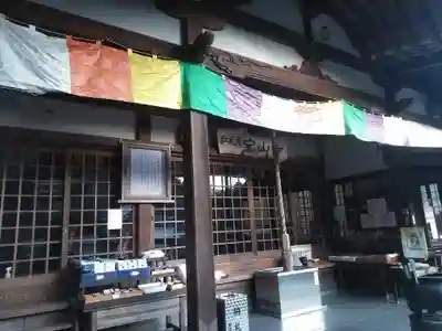 宝山寺の本殿・本堂