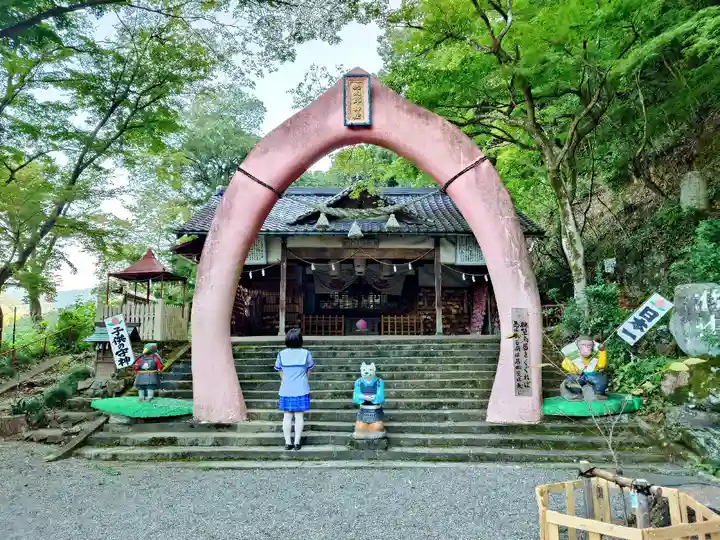 桃太郎神社(栗栖)の本殿・本堂