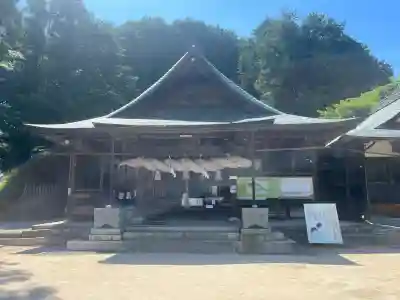 河内神社の{uncategorized: "未分類", other: "その他", undefined: "問題あり", building: "その他建物", grave: "お墓", sacred_gate: "鳥居", guardian: "狛犬", statue: "像", buddha: "仏像", history: "歴史", nature: "自然", garden: "庭園", animal: "動物", pagoda: "塔", temizu: "手水舎", mountain_gate: "山門・神門", sanctuary: "本殿・本堂", subordinate: "末社・摂社", art: "芸術", scenery: "景色", jizo: "地蔵", ema: "絵馬", goshuin: "御朱印", omikuji: "おみくじ", items: "授与品その他", amulet: "お守り", goshuincho: "御朱印帳", eats: "食事", festival: "お祭り", votive_dance: "神楽", shichigosan: "七五三参", wedding: "結婚式", experience: "体験その他", initially: "初詣", around: "周辺", anti_infection: "感染症対策"}