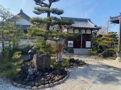華厳院の{uncategorized: "未分類", other: "その他", undefined: "問題あり", building: "その他建物", grave: "お墓", sacred_gate: "鳥居", guardian: "狛犬", statue: "像", buddha: "仏像", history: "歴史", nature: "自然", garden: "庭園", animal: "動物", pagoda: "塔", temizu: "手水舎", mountain_gate: "山門・神門", sanctuary: "本殿・本堂", subordinate: "末社・摂社", art: "芸術", scenery: "景色", jizo: "地蔵", ema: "絵馬", goshuin: "御朱印", omikuji: "おみくじ", items: "授与品その他", amulet: "お守り", goshuincho: "御朱印帳", eats: "食事", festival: "お祭り", votive_dance: "神楽", shichigosan: "七五三参", wedding: "結婚式", experience: "体験その他", initially: "初詣", around: "周辺", anti_infection: "感染症対策"}