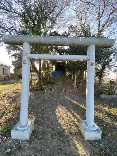 神明社の鳥居