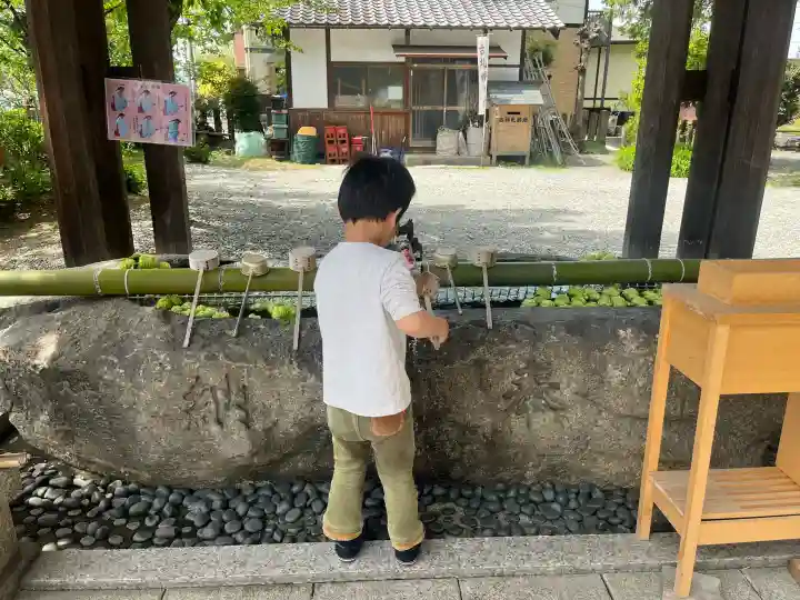 西宮神社の{uncategorized: "未分類", other: "その他", undefined: "問題あり", building: "その他建物", grave: "お墓", sacred_gate: "鳥居", guardian: "狛犬", statue: "像", buddha: "仏像", history: "歴史", nature: "自然", garden: "庭園", animal: "動物", pagoda: "塔", temizu: "手水舎", mountain_gate: "山門・神門", sanctuary: "本殿・本堂", subordinate: "末社・摂社", art: "芸術", scenery: "景色", jizo: "地蔵", ema: "絵馬", goshuin: "御朱印", omikuji: "おみくじ", items: "授与品その他", amulet: "お守り", goshuincho: "御朱印帳", eats: "食事", festival: "お祭り", votive_dance: "神楽", shichigosan: "七五三参", wedding: "結婚式", experience: "体験その他", initially: "初詣", around: "周辺", anti_infection: "感染症対策"}