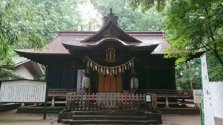 氷川女體神社の本殿・本堂