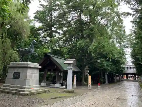 帯廣神社の庭園