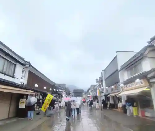 善光寺の{uncategorized: "未分類", other: "その他", undefined: "問題あり", building: "その他建物", grave: "お墓", sacred_gate: "鳥居", guardian: "狛犬", statue: "像", buddha: "仏像", history: "歴史", nature: "自然", garden: "庭園", animal: "動物", pagoda: "塔", temizu: "手水舎", mountain_gate: "山門・神門", sanctuary: "本殿・本堂", subordinate: "末社・摂社", art: "芸術", scenery: "景色", jizo: "地蔵", ema: "絵馬", goshuin: "御朱印", omikuji: "おみくじ", items: "授与品その他", amulet: "お守り", goshuincho: "御朱印帳", eats: "食事", festival: "お祭り", votive_dance: "神楽", shichigosan: "七五三参", wedding: "結婚式", experience: "体験その他", initially: "初詣", around: "周辺", anti_infection: "感染症対策"}