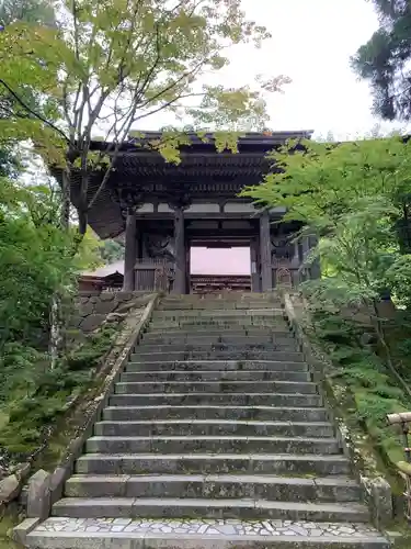 西明寺の山門