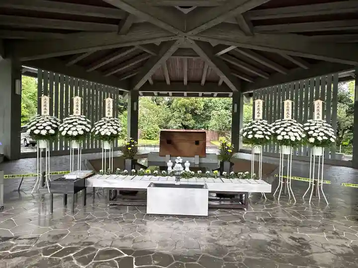 千鳥ヶ淵戦没者墓苑(東京都)