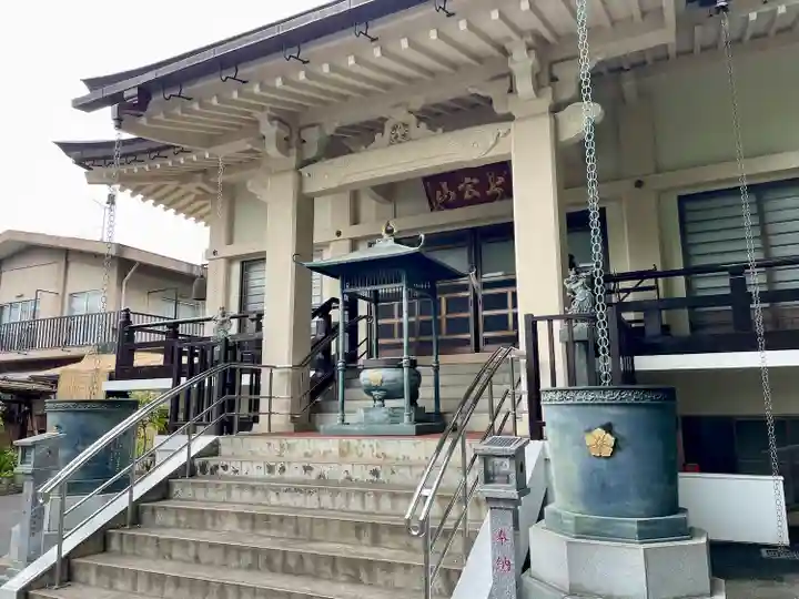 医王寺の本殿・本堂