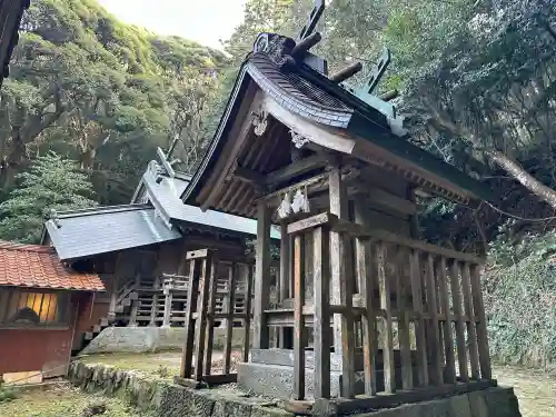 御津神社の{uncategorized: "未分類", other: "その他", undefined: "問題あり", building: "その他建物", grave: "お墓", sacred_gate: "鳥居", guardian: "狛犬", statue: "像", buddha: "仏像", history: "歴史", nature: "自然", garden: "庭園", animal: "動物", pagoda: "塔", temizu: "手水舎", mountain_gate: "山門・神門", sanctuary: "本殿・本堂", subordinate: "末社・摂社", art: "芸術", scenery: "景色", jizo: "地蔵", ema: "絵馬", goshuin: "御朱印", omikuji: "おみくじ", items: "授与品その他", amulet: "お守り", goshuincho: "御朱印帳", eats: "食事", festival: "お祭り", votive_dance: "神楽", shichigosan: "七五三参", wedding: "結婚式", experience: "体験その他", initially: "初詣", around: "周辺", anti_infection: "感染症対策"}