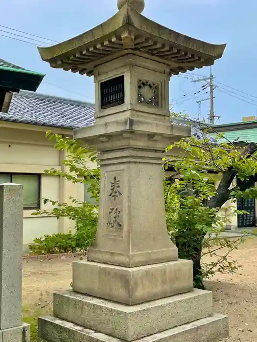 泉尾神社の建物その他