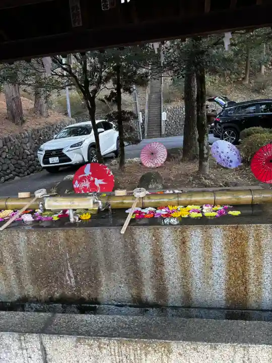 群馬県護国神社の{uncategorized: "未分類", other: "その他", undefined: "問題あり", building: "その他建物", grave: "お墓", sacred_gate: "鳥居", guardian: "狛犬", statue: "像", buddha: "仏像", history: "歴史", nature: "自然", garden: "庭園", animal: "動物", pagoda: "塔", temizu: "手水舎", mountain_gate: "山門・神門", sanctuary: "本殿・本堂", subordinate: "末社・摂社", art: "芸術", scenery: "景色", jizo: "地蔵", ema: "絵馬", goshuin: "御朱印", omikuji: "おみくじ", items: "授与品その他", amulet: "お守り", goshuincho: "御朱印帳", eats: "食事", festival: "お祭り", votive_dance: "神楽", shichigosan: "七五三参", wedding: "結婚式", experience: "体験その他", initially: "初詣", around: "周辺", anti_infection: "感染症対策"}