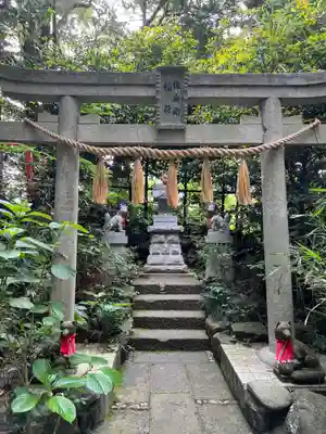 白笹稲荷神社の末社・摂社