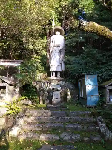 長岳寺の像