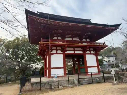 瀧山寺の{uncategorized: "未分類", other: "その他", undefined: "問題あり", building: "その他建物", grave: "お墓", sacred_gate: "鳥居", guardian: "狛犬", statue: "像", buddha: "仏像", history: "歴史", nature: "自然", garden: "庭園", animal: "動物", pagoda: "塔", temizu: "手水舎", mountain_gate: "山門・神門", sanctuary: "本殿・本堂", subordinate: "末社・摂社", art: "芸術", scenery: "景色", jizo: "地蔵", ema: "絵馬", goshuin: "御朱印", omikuji: "おみくじ", items: "授与品その他", amulet: "お守り", goshuincho: "御朱印帳", eats: "食事", festival: "お祭り", votive_dance: "神楽", shichigosan: "七五三参", wedding: "結婚式", experience: "体験その他", initially: "初詣", around: "周辺", anti_infection: "感染症対策"}