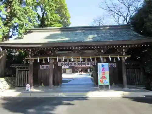 砥鹿神社（里宮）の山門・神門